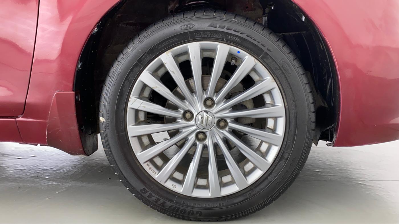 2016 Maruti Ciaz ZXI+ AT, Petrol, Automatic, 94,040 km, Right Front Wheel