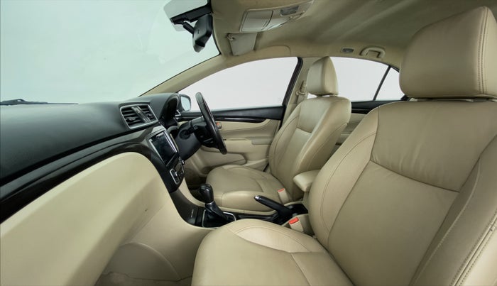 2016 Maruti Ciaz ZXI+ AT, Petrol, Automatic, 94,040 km, Right Side Front Door Cabin
