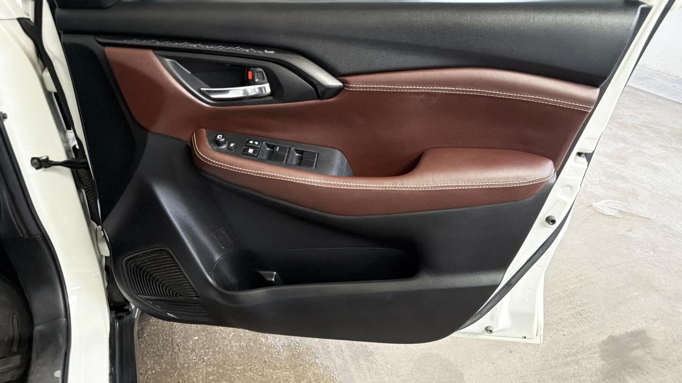 2025 Maruti Grand Vitara DELTA SMART HYBRID AT, Petrol, Automatic, 6,635 km, Driver Side Door Panels Control