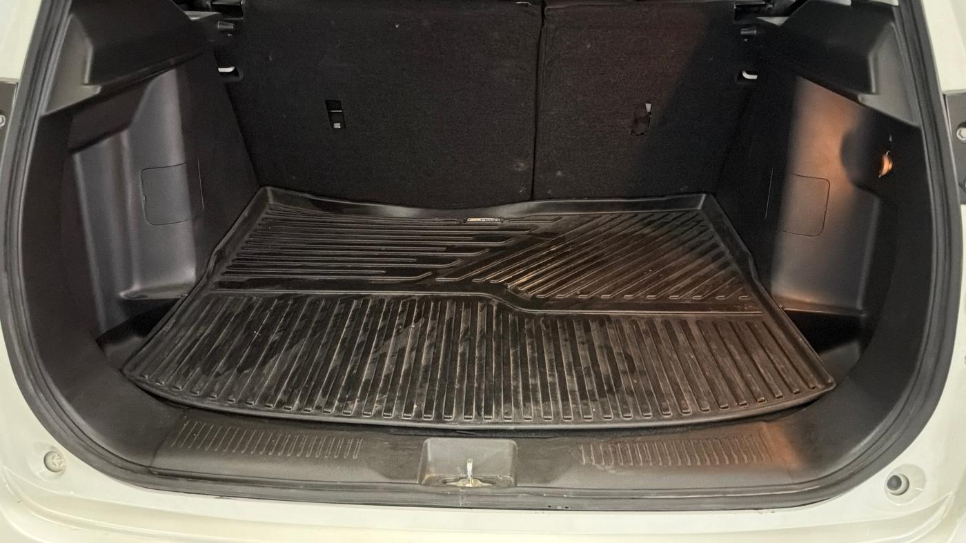 2025 Maruti Grand Vitara DELTA SMART HYBRID AT, Petrol, Automatic, 6,635 km, Boot Inside
