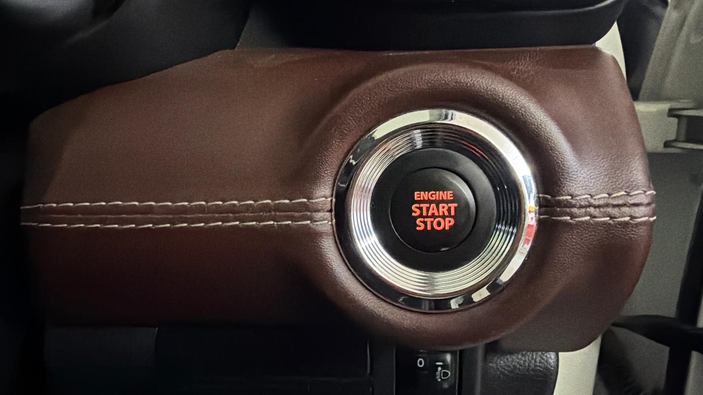 2025 Maruti Grand Vitara DELTA SMART HYBRID AT, Petrol, Automatic, 6,635 km, Keyless Start/ Stop Button