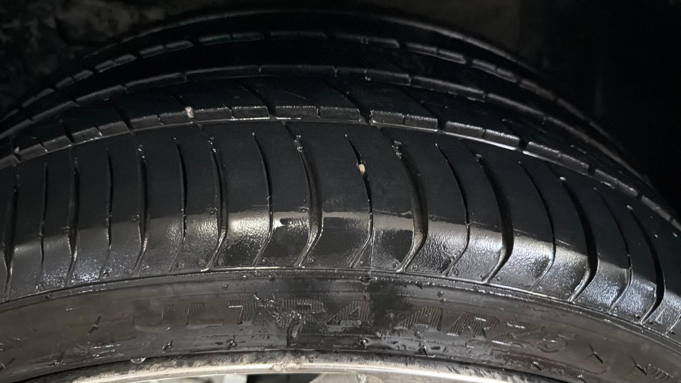 2025 Maruti Grand Vitara DELTA SMART HYBRID AT, Petrol, Automatic, 6,635 km, Left Front Tyre Tread