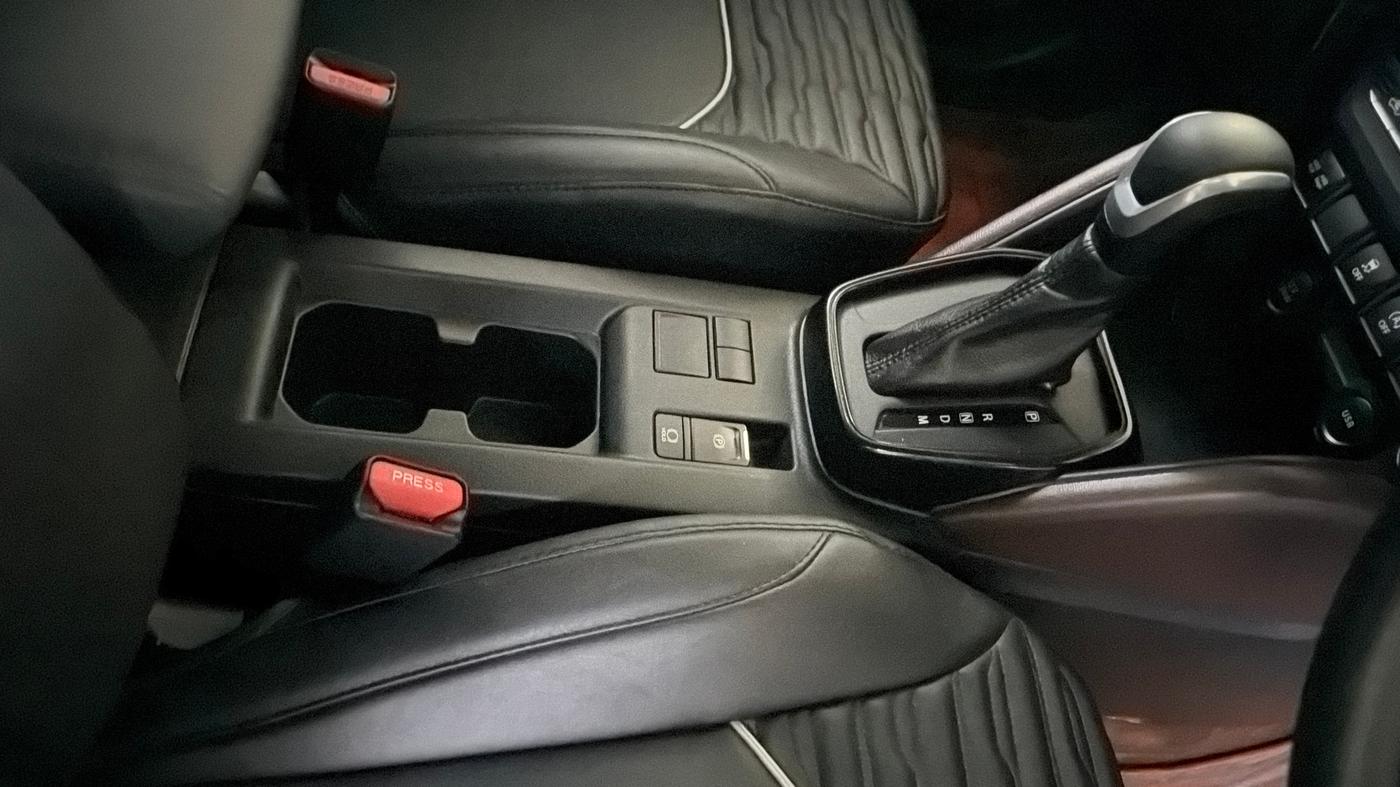 2025 Maruti Grand Vitara DELTA SMART HYBRID AT, Petrol, Automatic, 6,635 km, Gear Lever