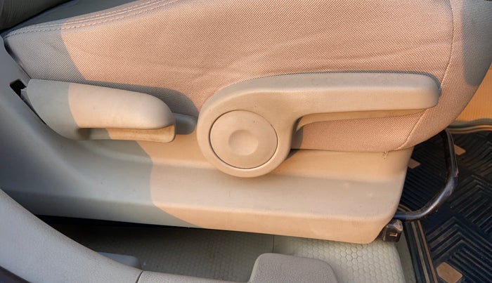 2018 Maruti Ciaz DELTA 1.4 MT PETROL, Petrol, Manual, 70,418 km, Driver Side Adjustment Panel