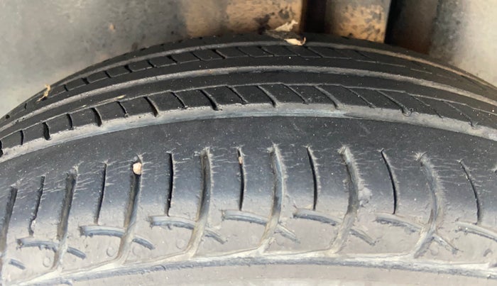 2018 Maruti Ciaz DELTA 1.4 MT PETROL, Petrol, Manual, 70,418 km, Left Rear Tyre Tread