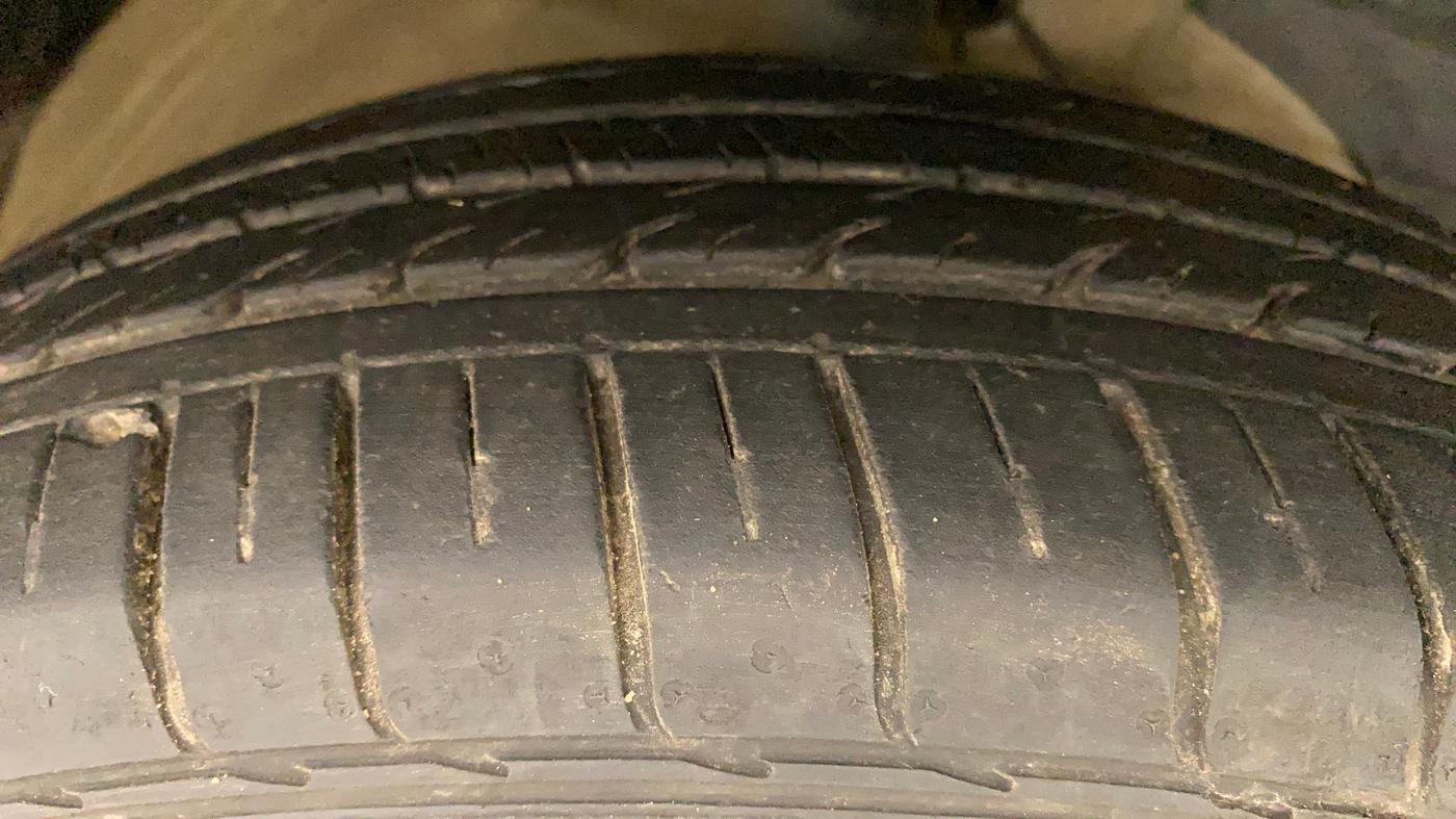 2019 MG HECTOR SHARP HYBRID 1.5 PETROL, Petrol, Manual, 28,093 km, Right Front Tyre Tread