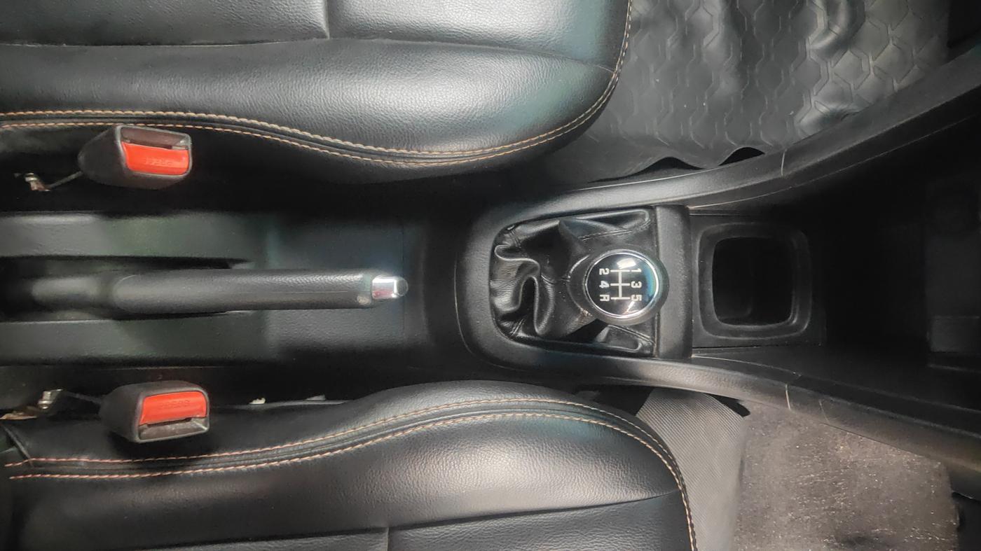 2015 Maruti Swift ZXI, Petrol, Manual, 68,575 km, Gear Lever