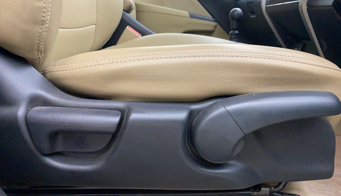 2017 Honda City 1.5L I-VTEC V MT, Petrol, Manual, 31,952 km, Driver Side Adjustment Panel