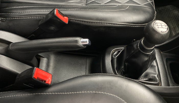 2015 Maruti Swift VXI, Petrol, Manual, 37,046 km, Gear Lever