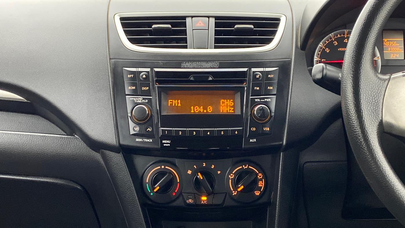 2015 Maruti Swift VXI, Petrol, Manual, 37,046 km, Air Conditioner