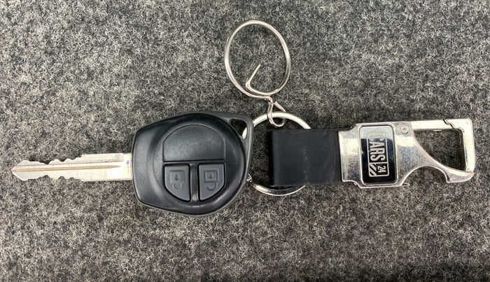 2015 Maruti Swift VXI, Petrol, Manual, 37,046 km, Key Close Up