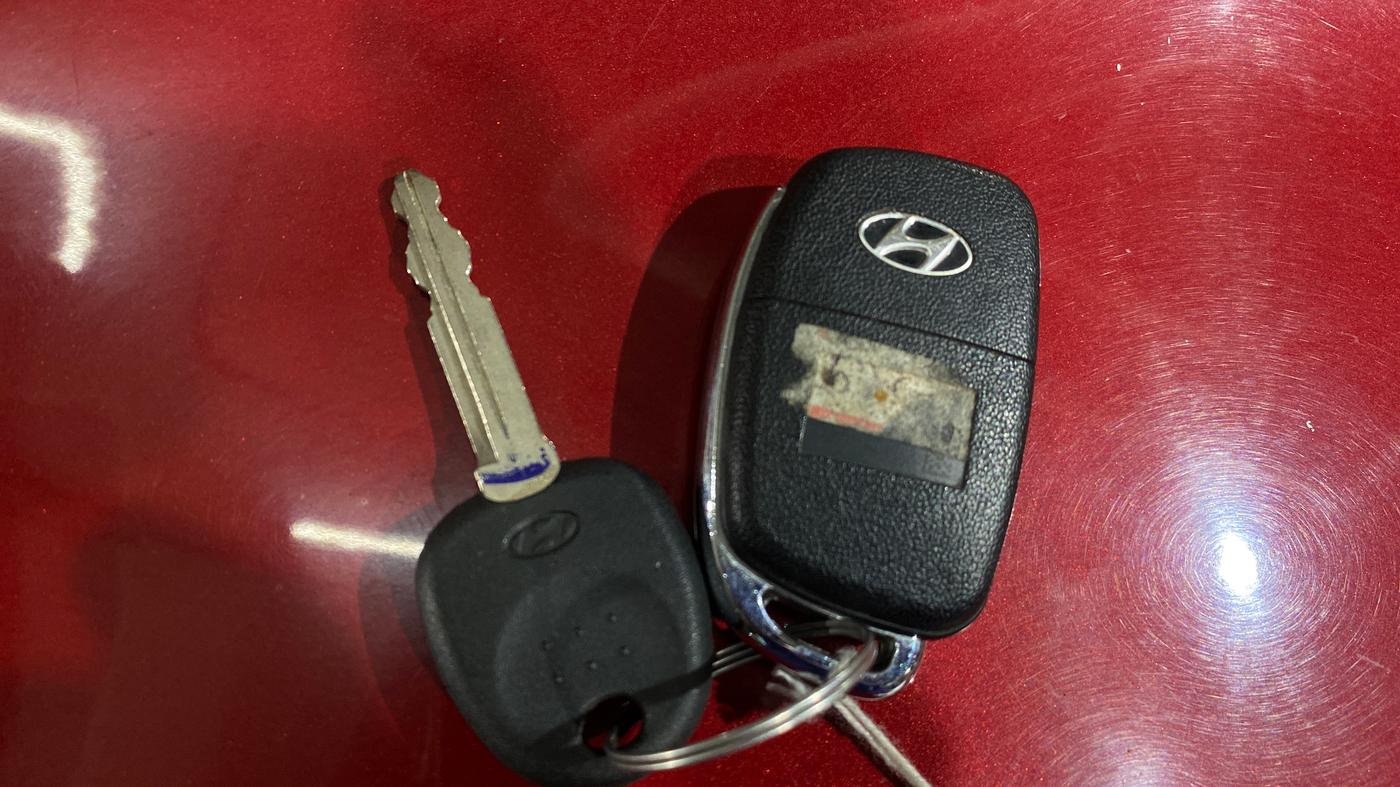 2022 Hyundai AURA S 1.2, Petrol, Manual, 5,976 km, Key Close Up