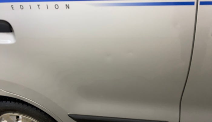 2014 Maruti Wagon R 1.0 LXI, Petrol, Manual, 23,629 km, Right rear door - Minor scratches