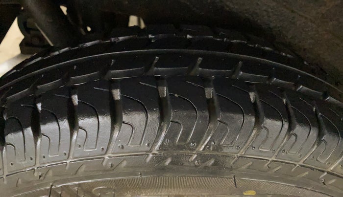 2014 Maruti Wagon R 1.0 LXI, Petrol, Manual, 23,629 km, Right Rear Tyre Tread