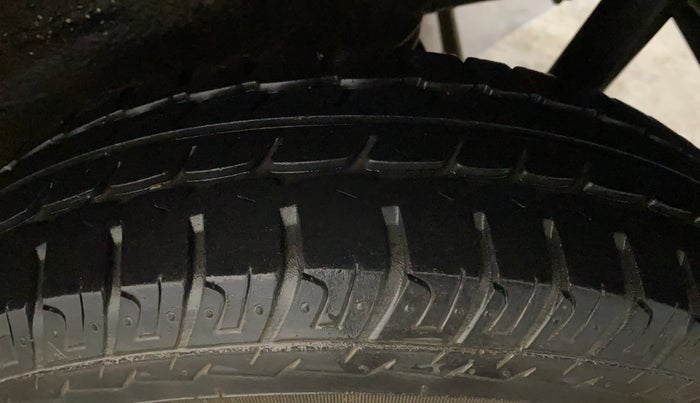 2014 Maruti Wagon R 1.0 LXI, Petrol, Manual, 23,629 km, Left Rear Tyre Tread