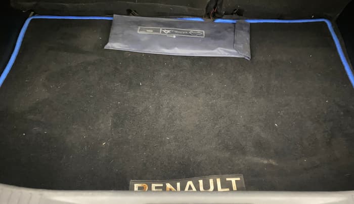 2022 Renault Kiger RXT (O) MT DUAL TONE, Petrol, Manual, 30,151 km, Boot Inside