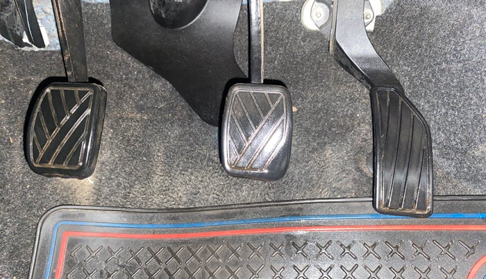 2012 Maruti Swift VXI, Petrol, Manual, 50,390 km, Pedals