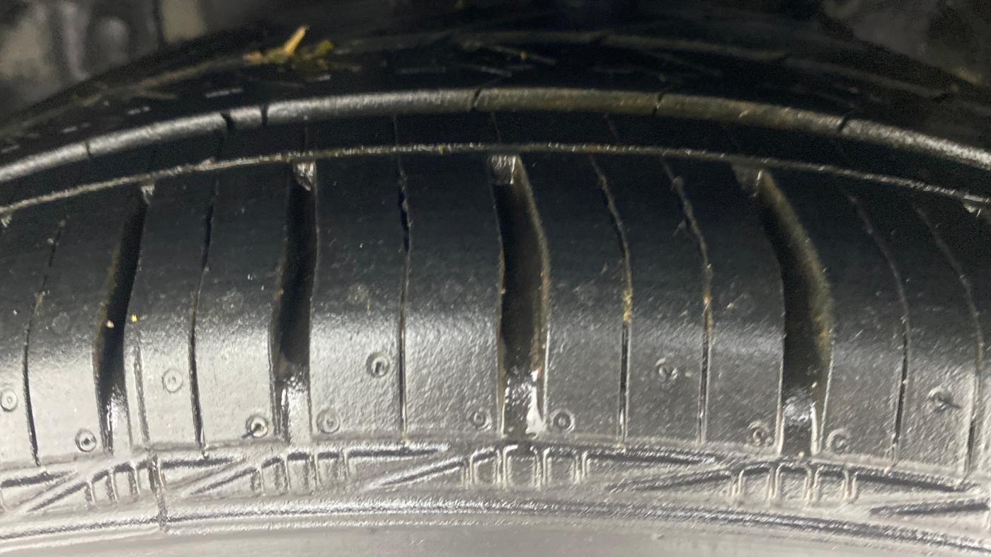 2017 Tata Zest XMS 90PS DIESEL, Diesel, Manual, 90,292 km, Left Front Tyre Tread