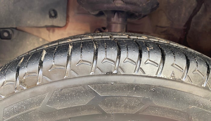 2017 Honda Amaze 1.2L I-VTEC S, Petrol, Manual, 57,176 km, Left Front Tyre Tread