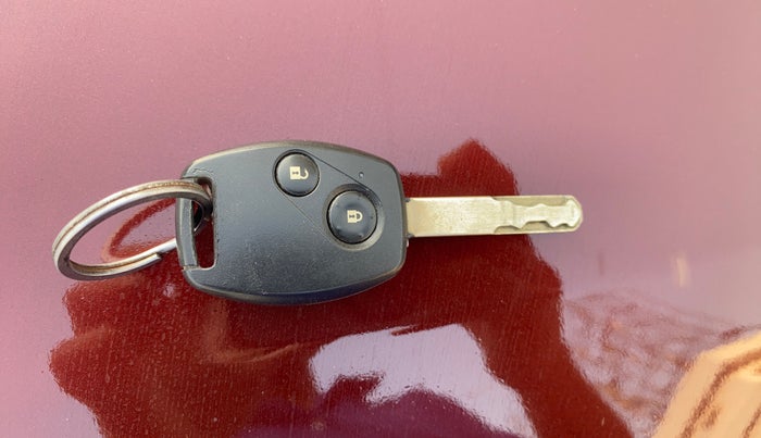 2017 Honda Amaze 1.2L I-VTEC S, Petrol, Manual, 57,176 km, Key Close Up