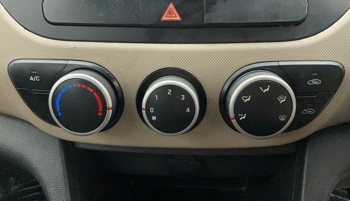 2015 Hyundai Grand i10 MAGNA 1.2 VTVT, Petrol, Manual, 42,704 km, AC Unit - Directional switch has minor damage