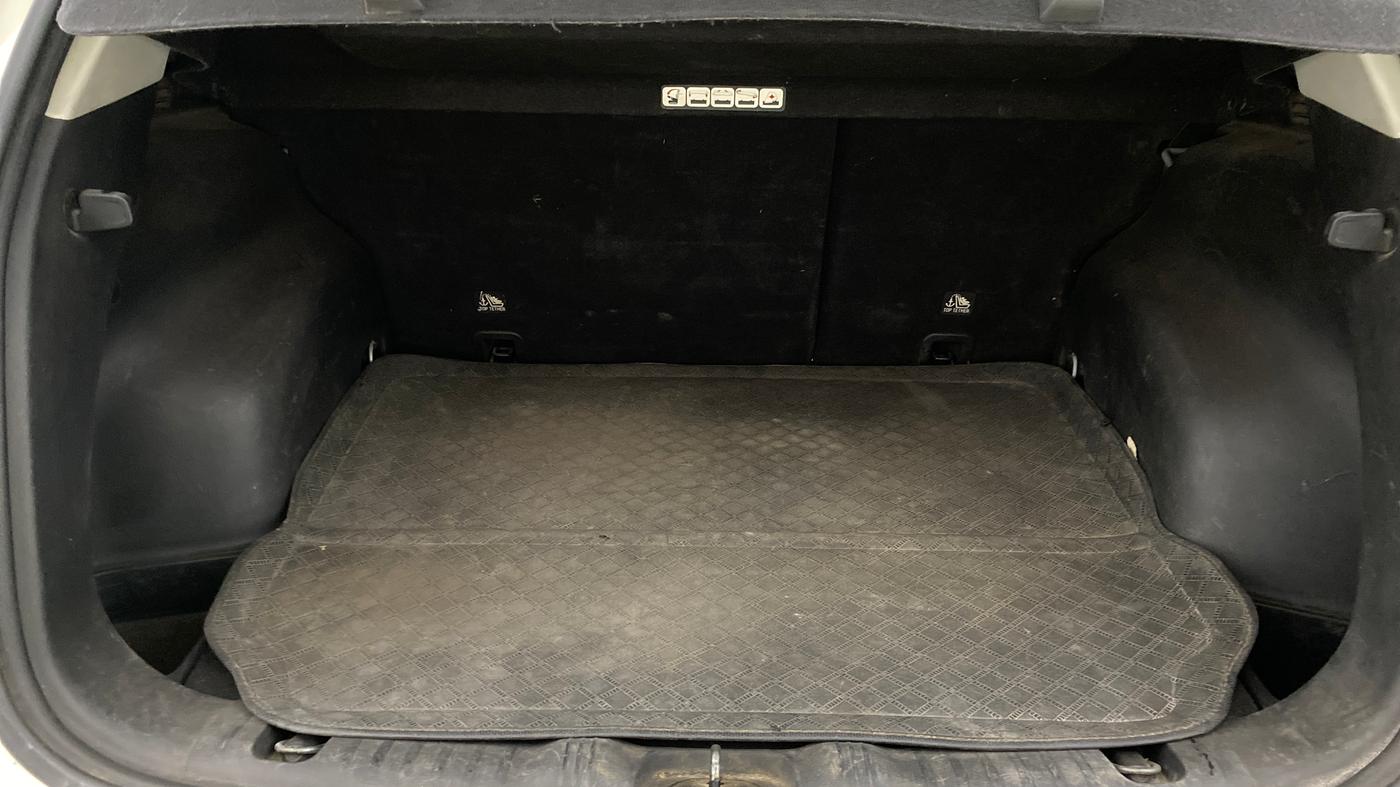 2019 Jeep Compass LIMITED PLUS DIESEL, Diesel, Manual, 86,916 km, Boot Inside