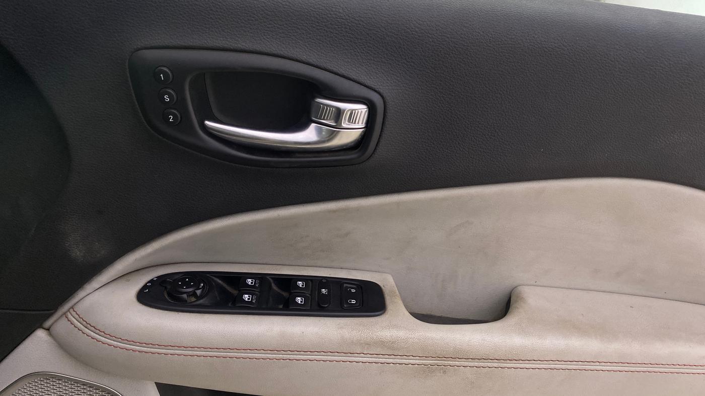 2019 Jeep Compass LIMITED PLUS DIESEL, Diesel, Manual, 86,916 km, Driver Side Door Panels Control