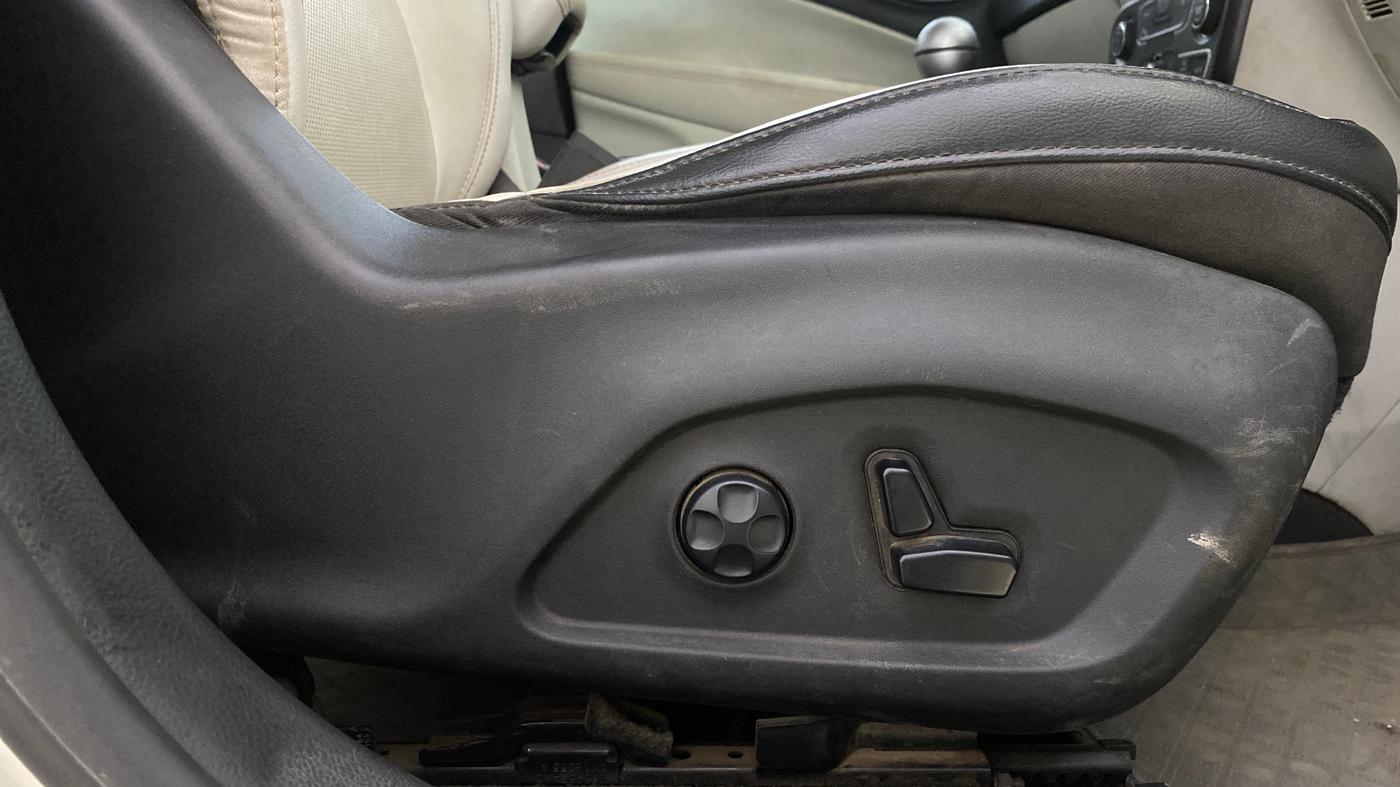 2019 Jeep Compass LIMITED PLUS DIESEL, Diesel, Manual, 86,916 km, Driver Side Adjustment Panel