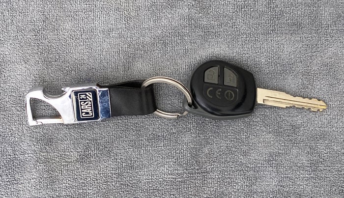 2016 Maruti Ciaz VXI PLUS, Petrol, Manual, 52,743 km, Key Close Up