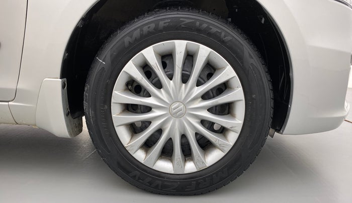 2016 Maruti Ciaz VXI PLUS, Petrol, Manual, 52,743 km, Right Front Wheel