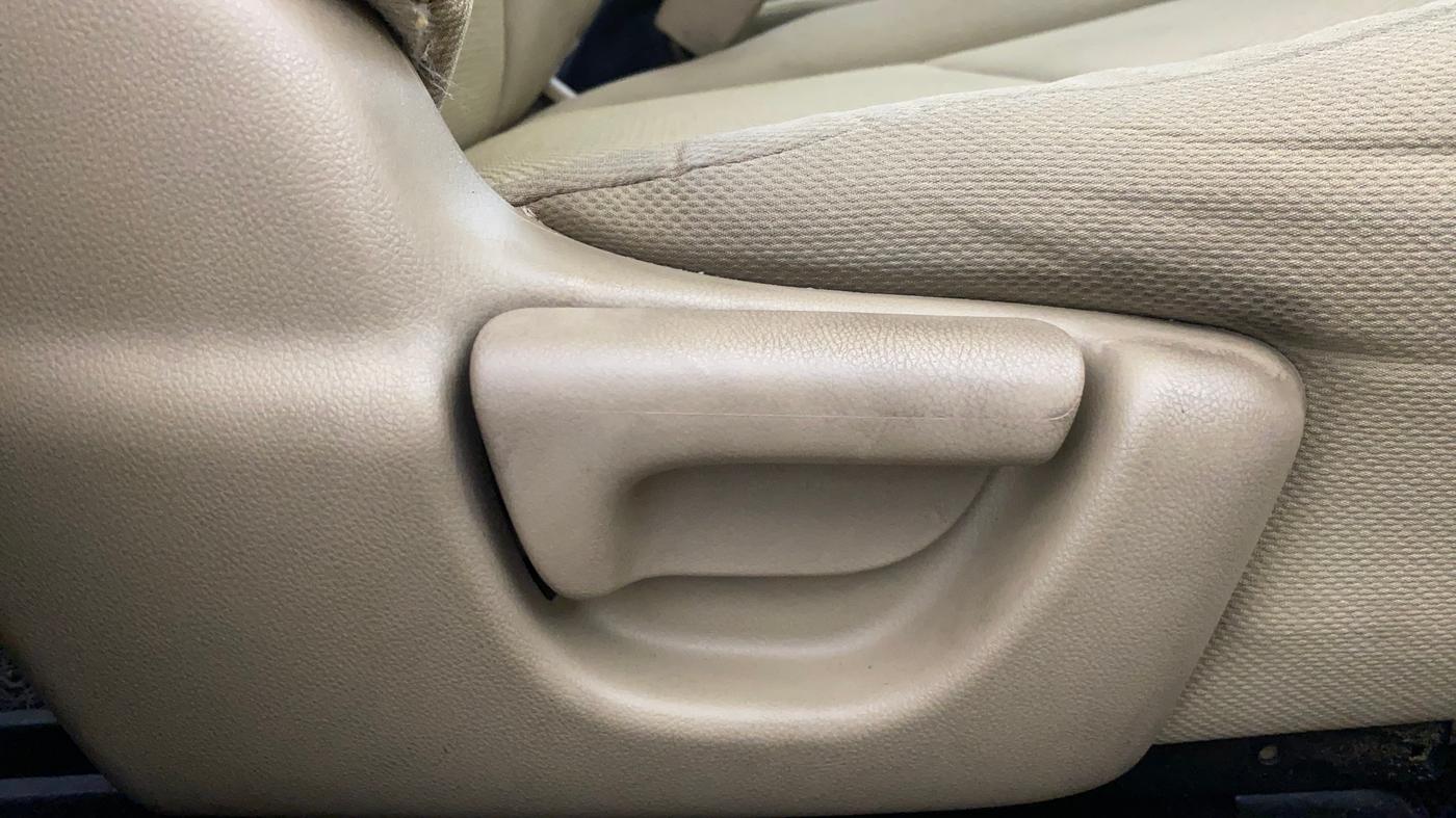 2013 Honda Brio E MT, Petrol, Manual, 31,343 km, Driver Side Adjustment Panel