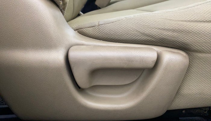 2013 Honda Brio E MT, Petrol, Manual, 31,343 km, Driver Side Adjustment Panel