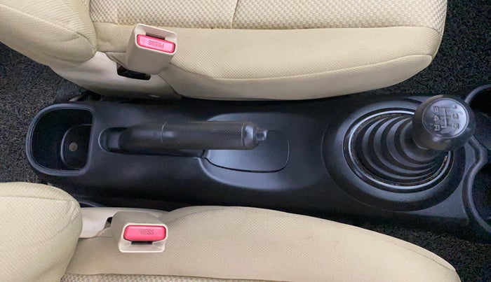 2013 Honda Brio E MT, Petrol, Manual, 31,343 km, Gear Lever