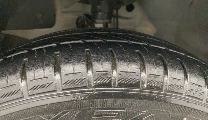 2013 Honda Brio E MT, Petrol, Manual, 31,343 km, Left Front Tyre Tread