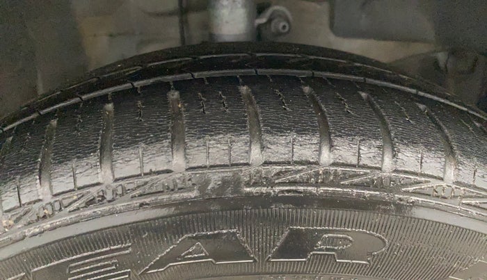 2013 Honda Brio E MT, Petrol, Manual, 31,343 km, Right Front Tyre Tread