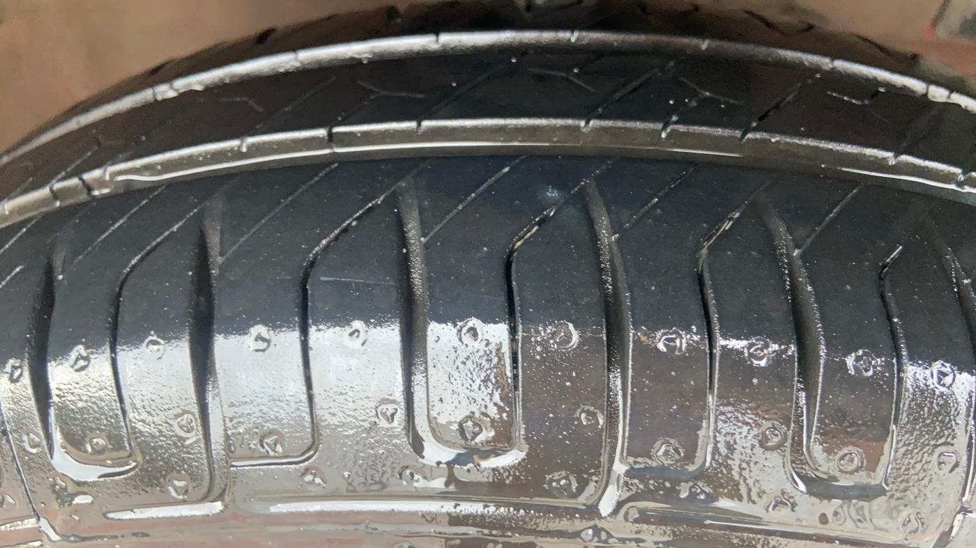 2016 Maruti Swift Dzire VDI ABS, Diesel, Manual, 87,253 km, Right Front Tyre Tread