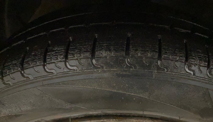 2018 Hyundai Grand i10 SPORTZ 1.2 KAPPA VTVT, Petrol, Manual, 75,480 km, Left Front Tyre Tread