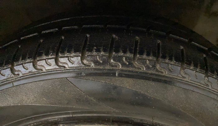 2018 Hyundai Grand i10 SPORTZ 1.2 KAPPA VTVT, Petrol, Manual, 75,480 km, Right Front Tyre Tread