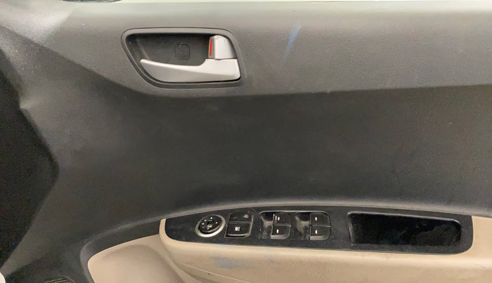 2018 Hyundai Grand i10 SPORTZ 1.2 KAPPA VTVT, Petrol, Manual, 75,480 km, Driver Side Door Panels Control