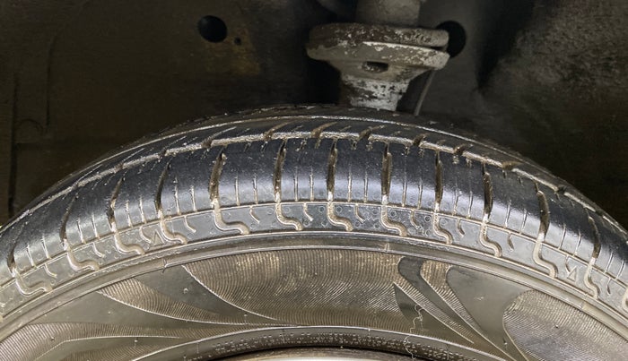 2016 Maruti Wagon R 1.0 LXI CNG, CNG, Manual, 77,948 km, Left Front Tyre Tread