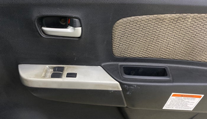 2016 Maruti Wagon R 1.0 LXI CNG, CNG, Manual, 77,948 km, Driver Side Door Panels Control