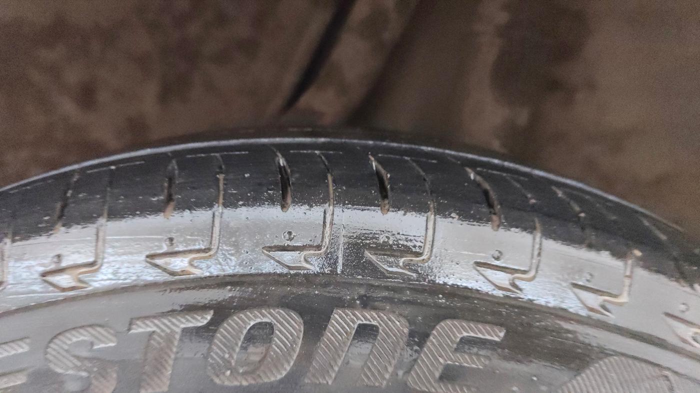 2019 Honda Amaze 1.2L I-VTEC E, Petrol, Manual, 1,32,025 km, Left Rear Tyre Tread