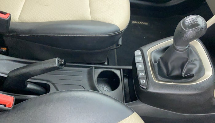 2019 Hyundai NEW SANTRO ASTA 1.1 MT, Petrol, Manual, 12,800 km, Gear Lever