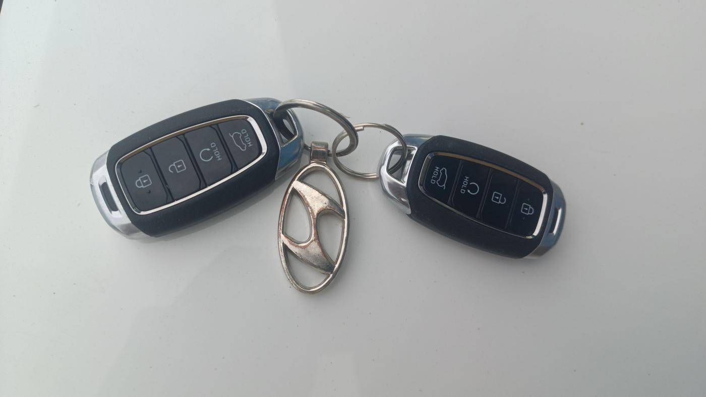 2024 Hyundai NEW I20 ASTA (O) 1.2 IVT, Petrol, Automatic, 20,609 km, Key Close Up
