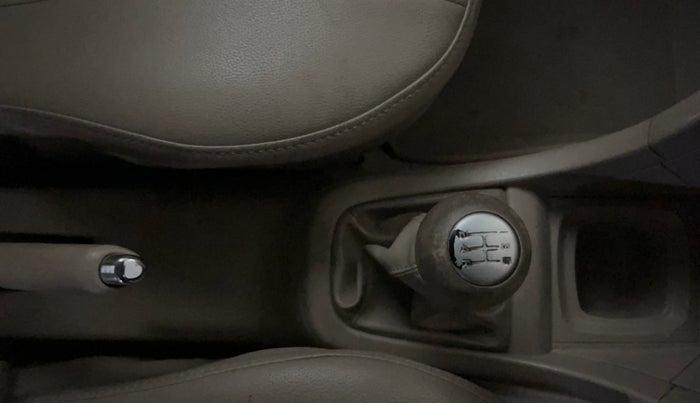 2016 Maruti Swift Dzire VDI, Diesel, Manual, 65,167 km, Gear Lever