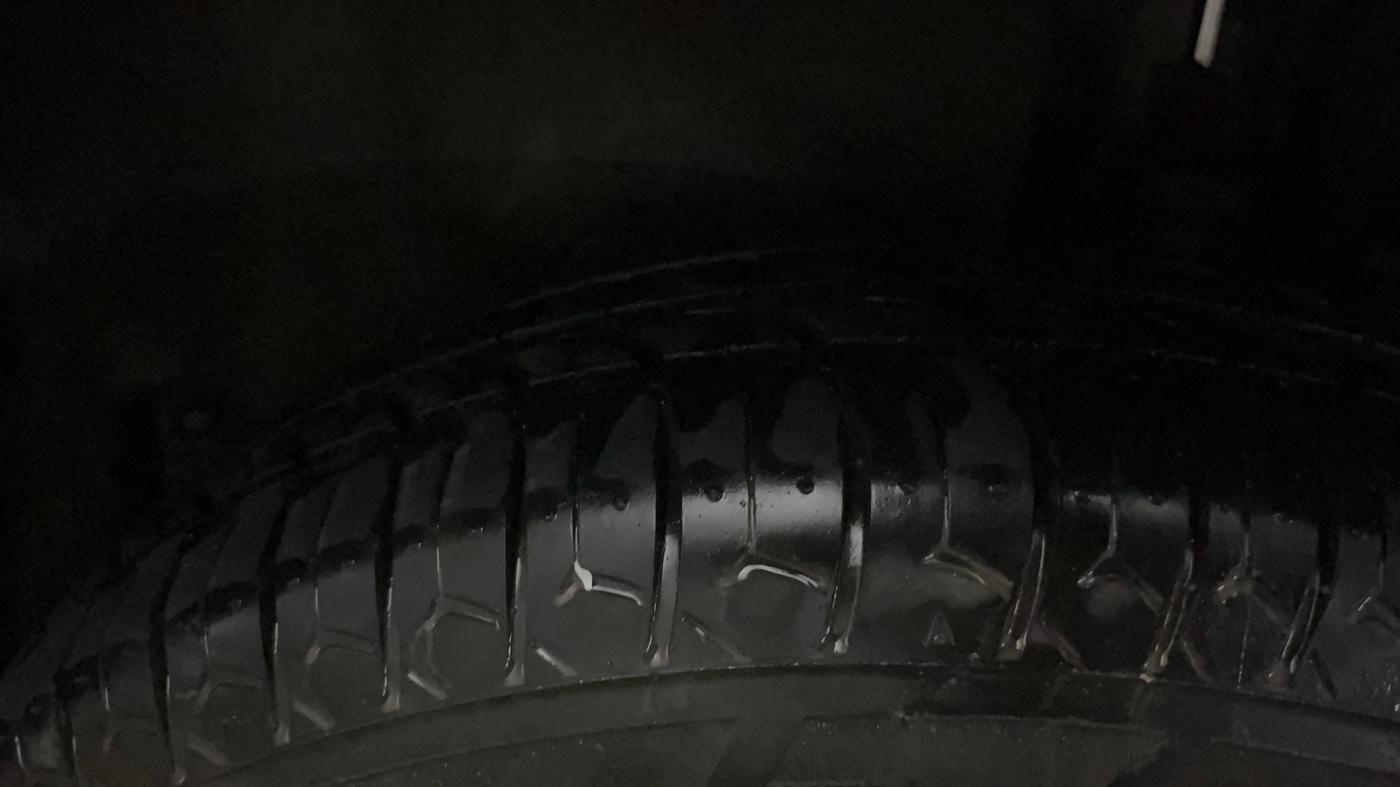 2016 Maruti Swift Dzire VDI, Diesel, Manual, 66,156 km, Left Rear Tyre Tread