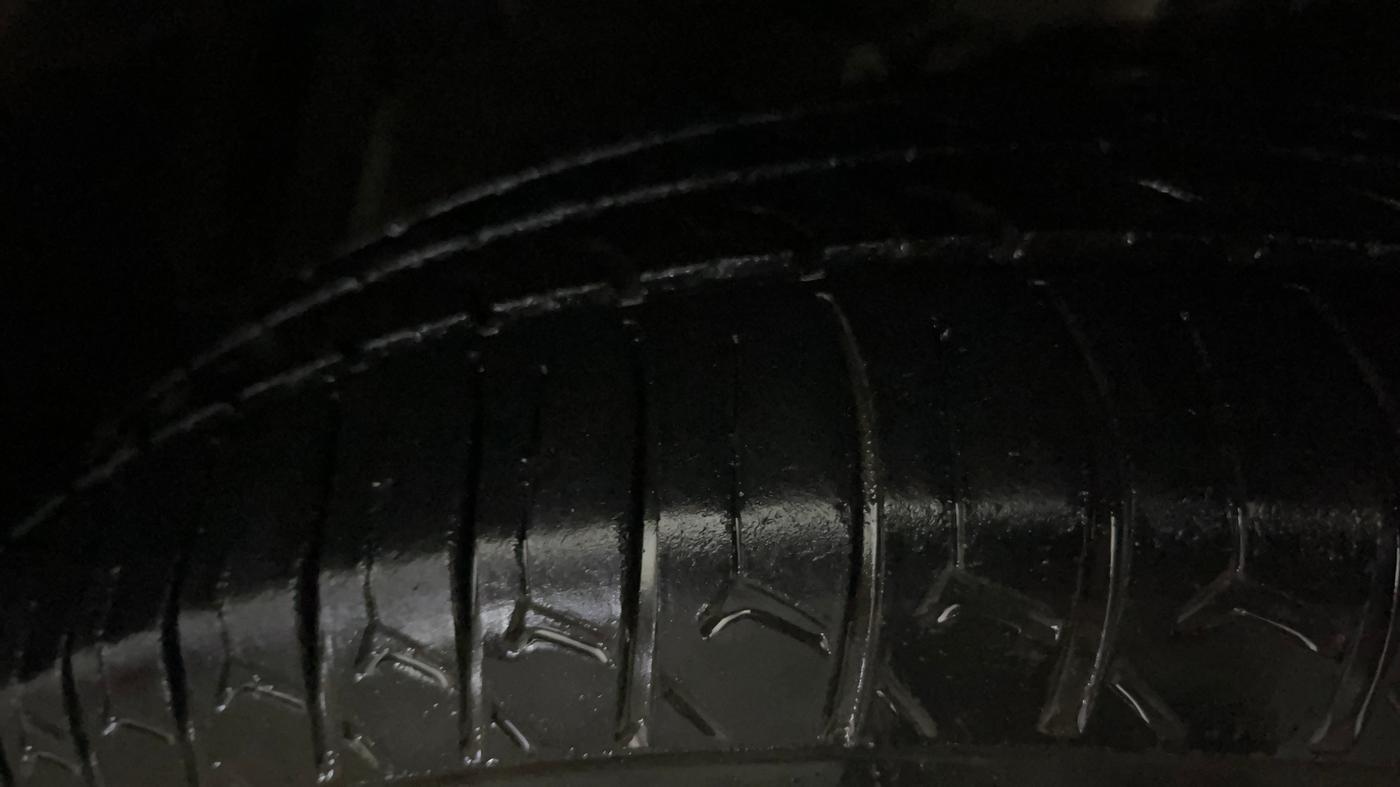 2016 Maruti Swift Dzire VDI, Diesel, Manual, 66,156 km, Left Front Tyre Tread