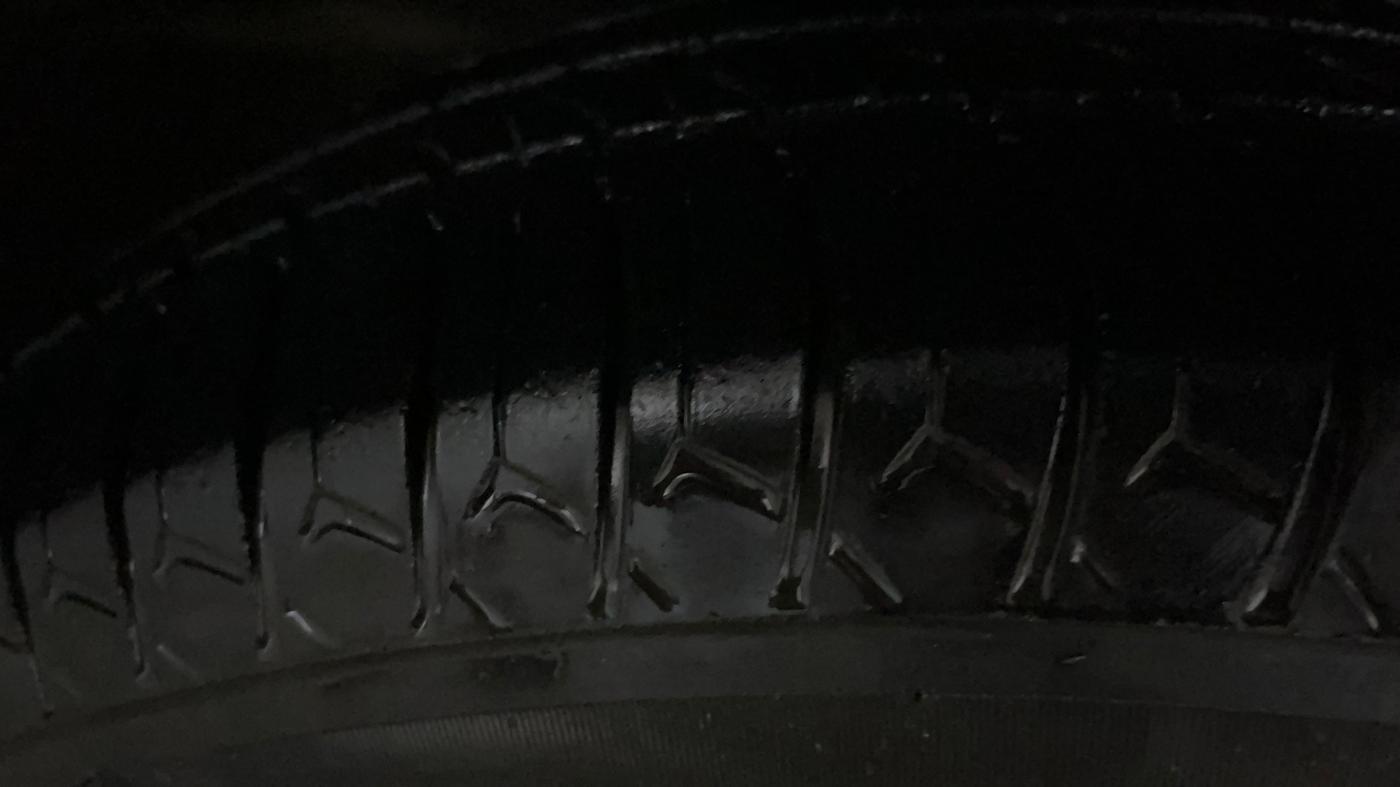 2016 Maruti Swift Dzire VDI, Diesel, Manual, 66,156 km, Right Front Tyre Tread