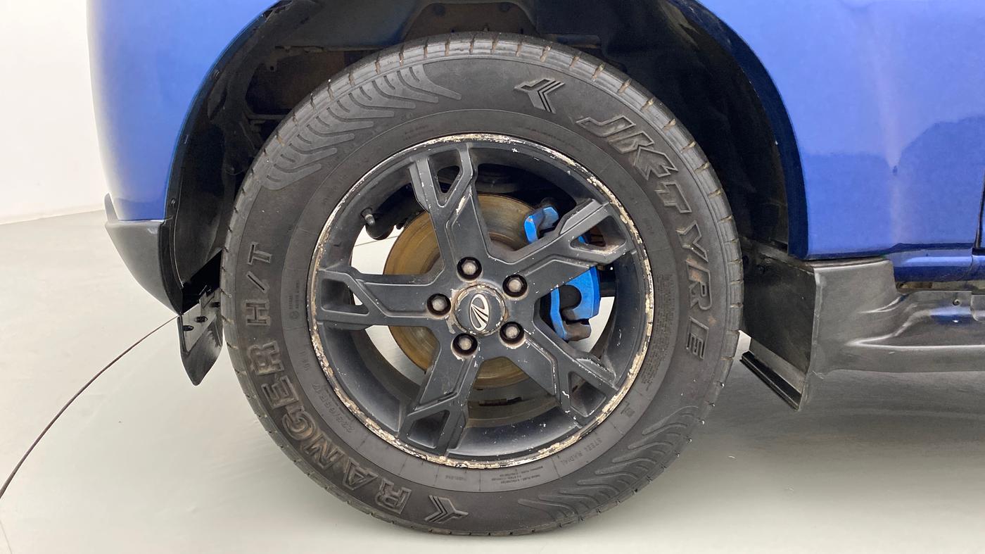 2014 Mahindra Scorpio S10, Diesel, Manual, 71,181 km, Left Front Wheel
