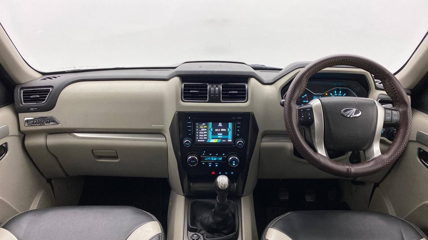 2014 Mahindra Scorpio S10, Diesel, Manual, 71,181 km, Dashboard